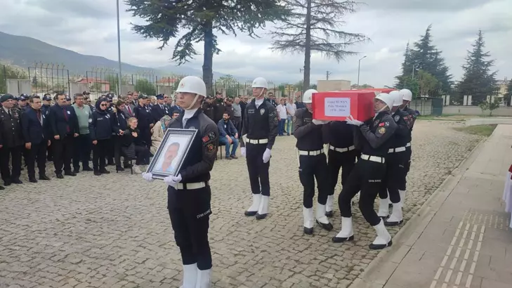 Akşehir’in Ender Abisi Polis memuru Ender Duran geçirdiği kalp krizi sonucu yaşamını yitirdi